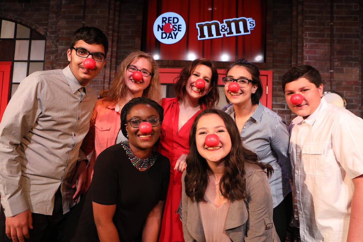 M&M's and 'SNL' Alum Vanessa Bayer Helped Raise $100 