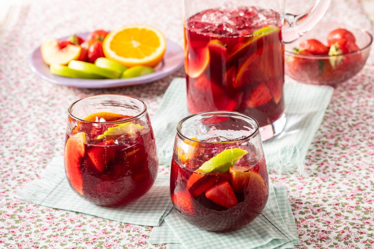How to Make Sangria With Red Wine - Best Red Sangria Recipe