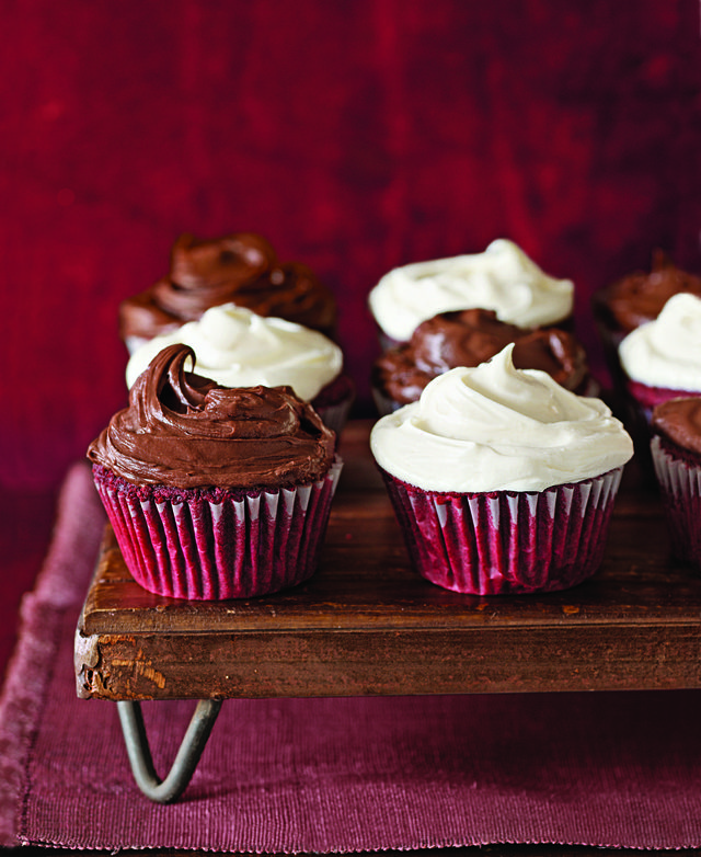 classic red velvet cupcakes
