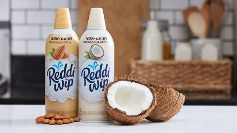 Product, Coconut, Food, Coconut milk, Coconut cream, Plant milk, Drink, Almond milk, Dairy, Liquid, 