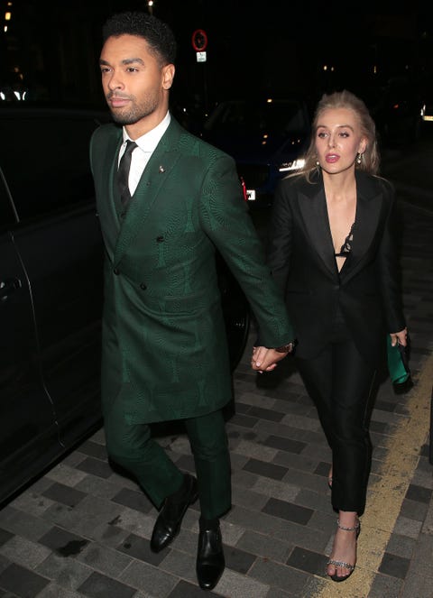 rege jean page y su novia rege jean page y su novia