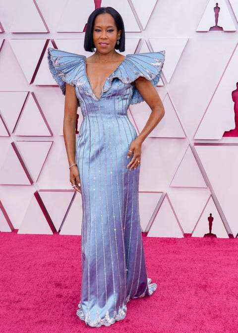 regina king in louis vuitton at the oscars in 2021