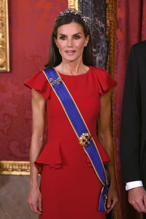 reina letizia en la cena de gala en honor al presidente de colombia