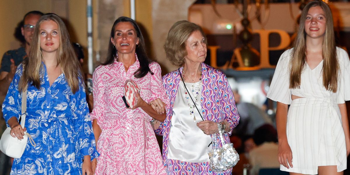 Robusto Accesible personalidad La reina Letizia, Leonor y Sofía: vestidos de Zara en Mallorca