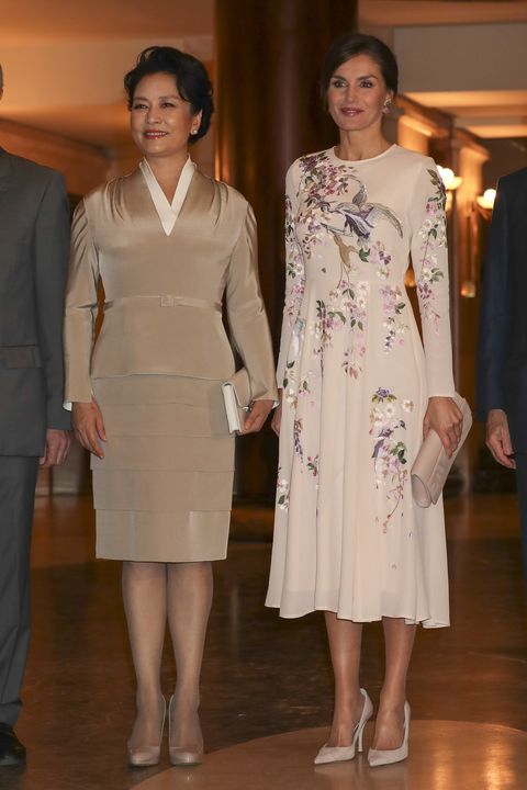 El de Asos de la reina Letizia que cuesta menos de €- El vestido de Asos de la reina Letizia