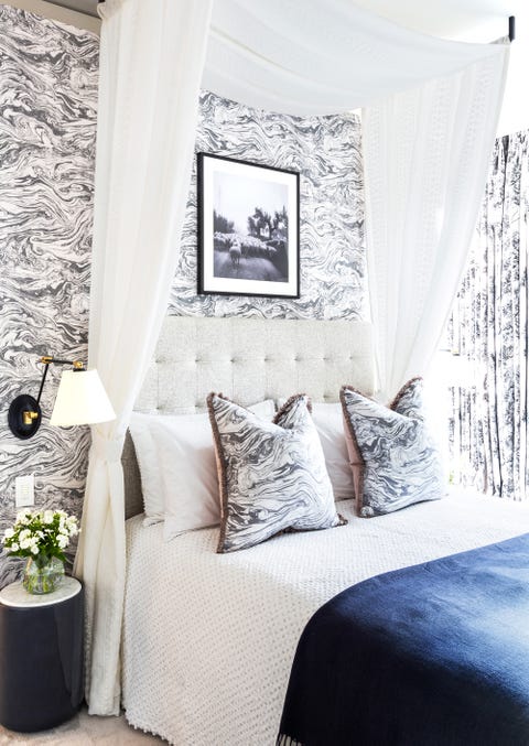 canopy bed in modern bedroom