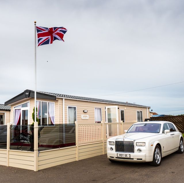 rent a buckingham palace inspired caravan at parkdean resorts