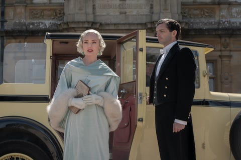 4178d01200761rclaura haddock stars as myrna dalgleish and michael fox as andy in downton abbey a new era, a focus features release credit ben blackall © 2021 focus features, llc