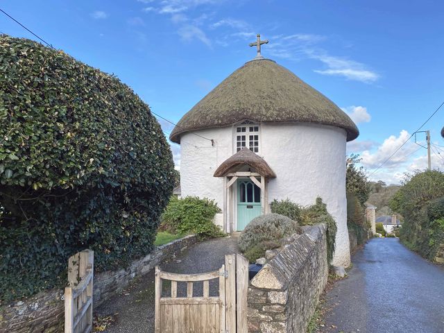 thatched cottage cornwall veryan near beaches for sale
