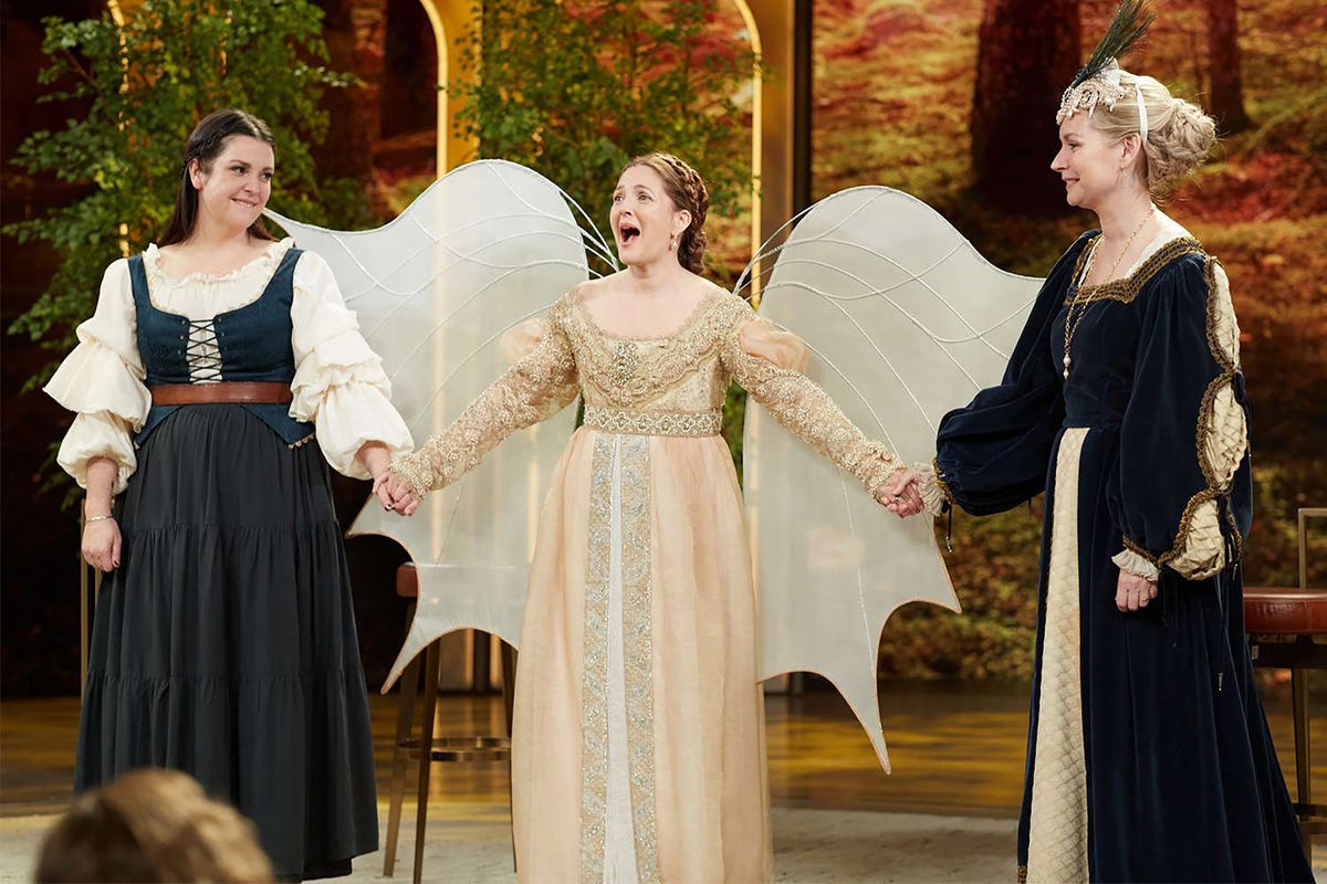 ‘Forever and ever’: Drew Barrymore reunites with her “stepsisters” Melanie Lynskey and Megan Dodds