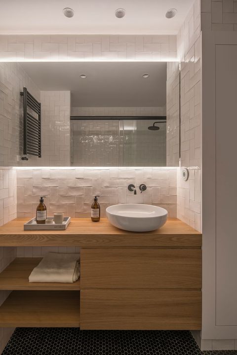 Enfadarse asignar Ingenioso Ideas con azulejos para decorar el cuarto de baño con estilo