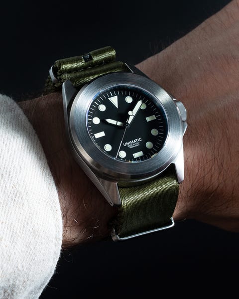 This Is the Perfect Compromise Between Dive and Field Watch