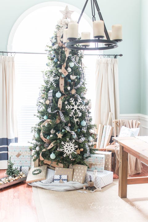 20 Brilliant Ways to Add Ribbon to Your Christmas Tree