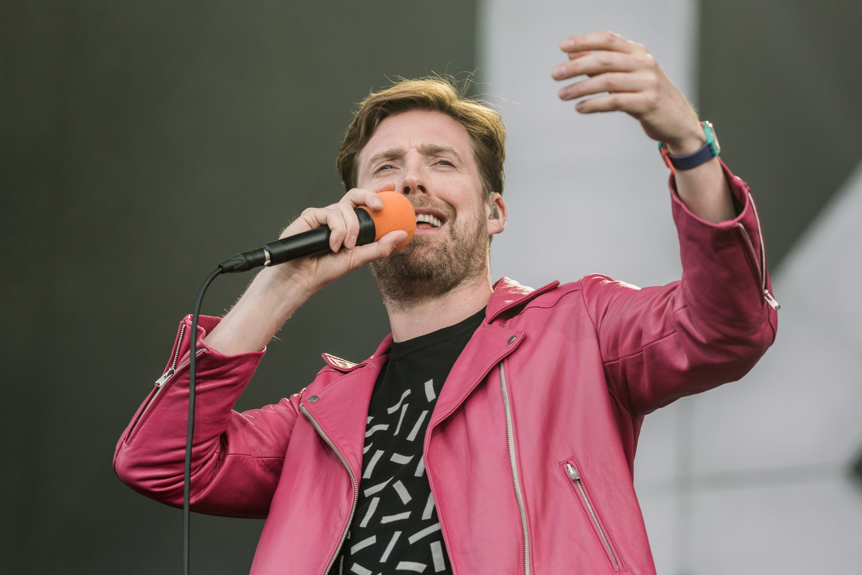 Kaiser Chiefs Frontman “Woke Up in an Ambulance” While Attempting to Run the London Marathon