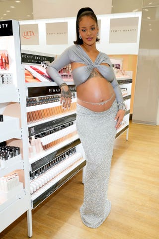 Rihanna Celebrates The Launch of Fenty Beauty at Ulta Beauty rihanna celebrates the launch of fenty beauty at ulta beauty