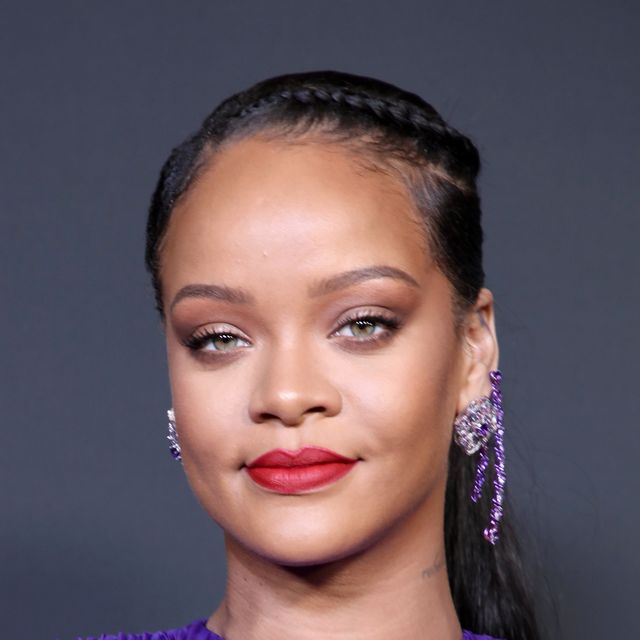 Rihanna's no makeup selfie is proof she ages backwards