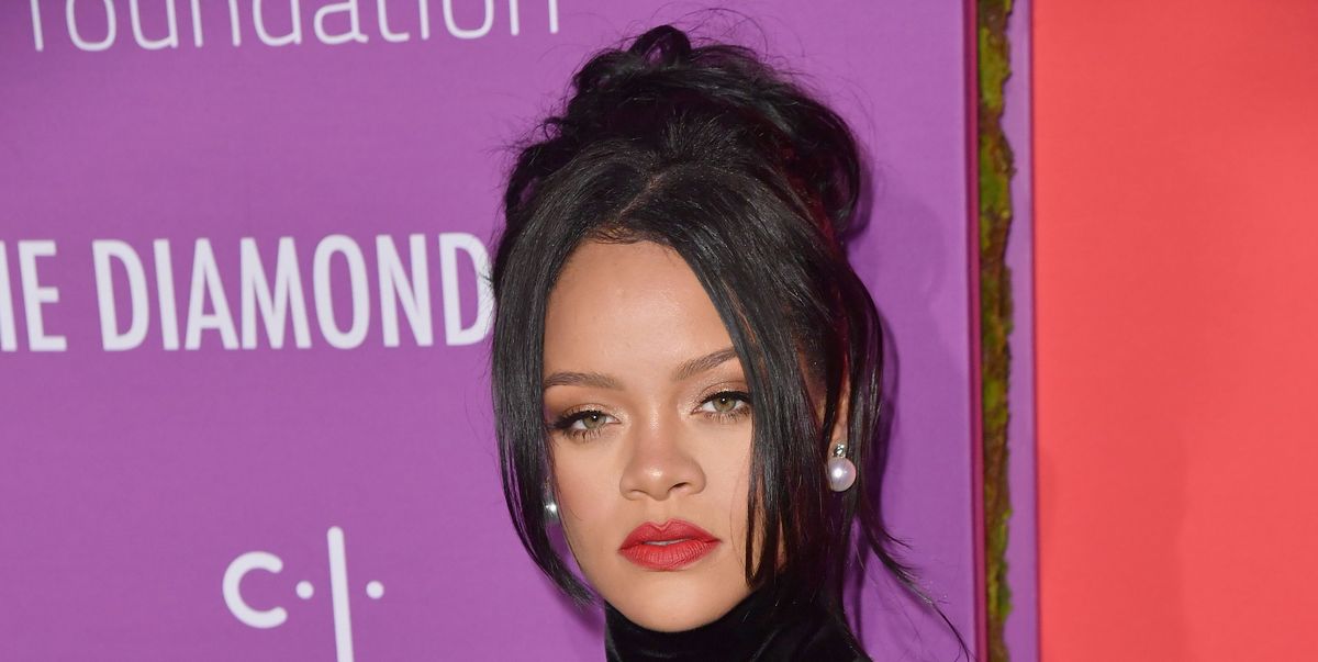 Is Rihanna pregnant? Because her fans sure think so...