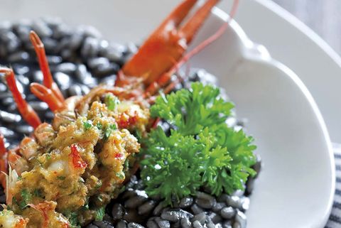 risotto negro con cangrejo y sepia