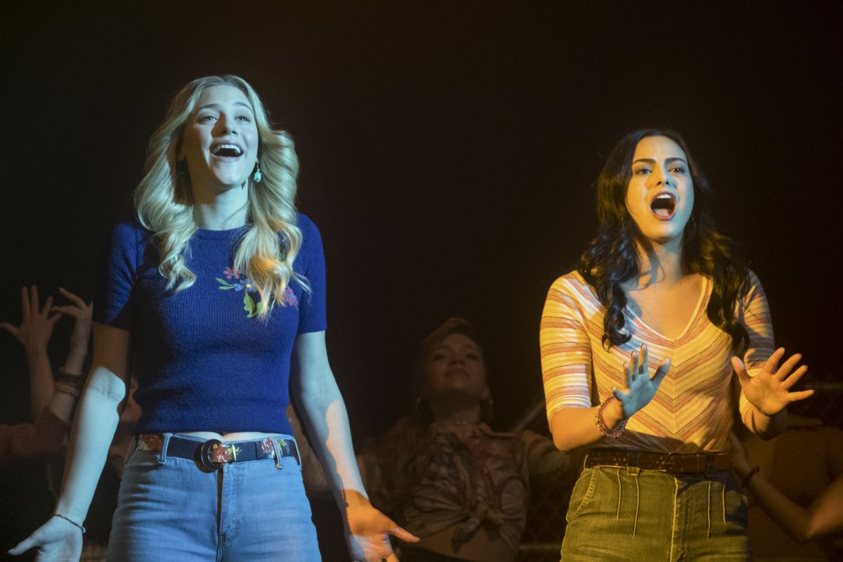 Get Hype For The Riverdale Carrie Episode With These Two Musical Numbers Riverdale Cast Singing Carrie riverdale cast singing carrie