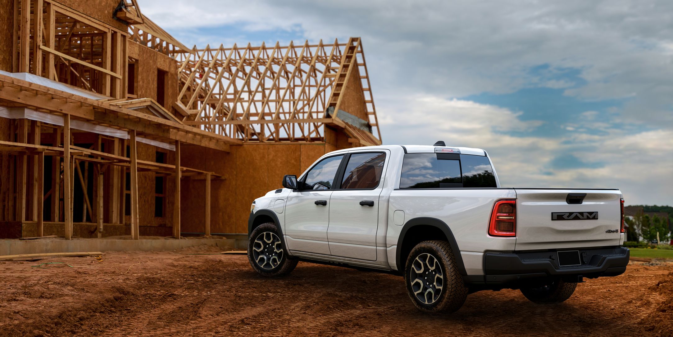 The Ram 1500 Ramcharger Is a Different Type of EV