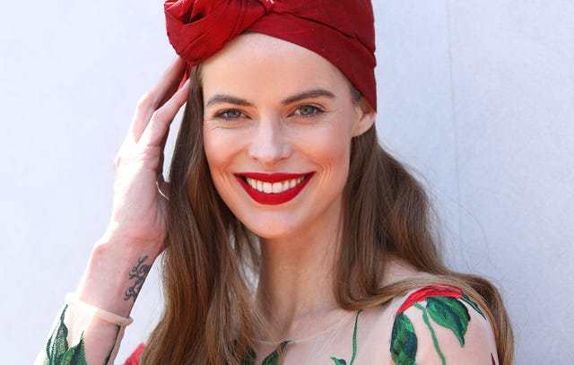 La Modella Curvy Robyn Lawley Contro Victorias Secret 