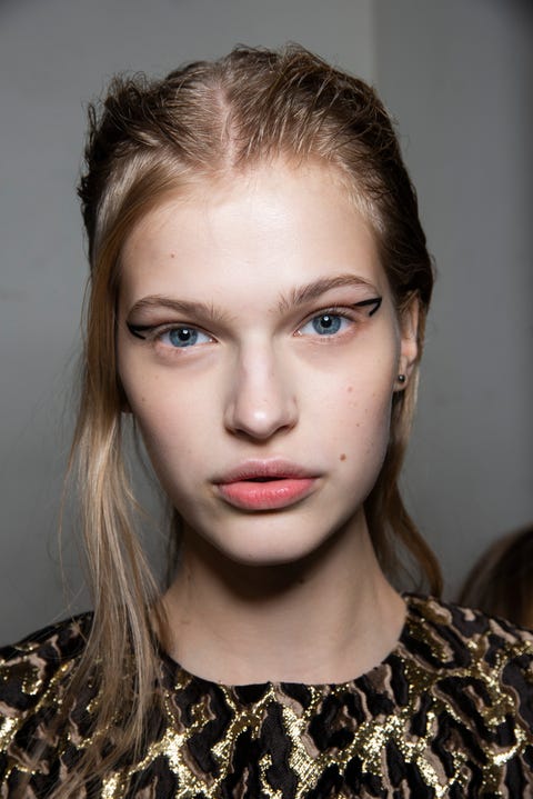 The Best Makeup Looks From Spring 2019 Runways - Backstage Beauty Looks ...