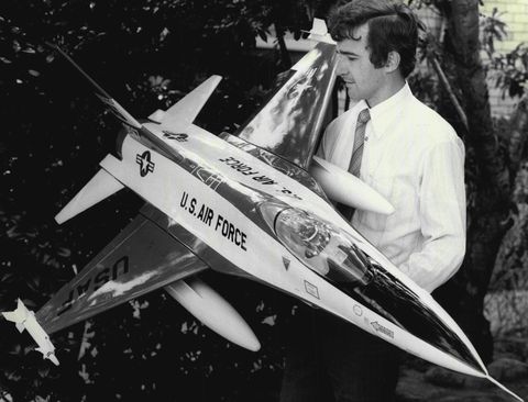 Rod Jamieson y el jet que construyó, el F 16