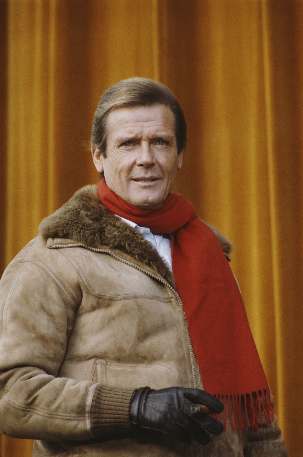 舗 ロジャー ムーア Roger Moore 切り抜き 枚 Www Idealmusicorp Com