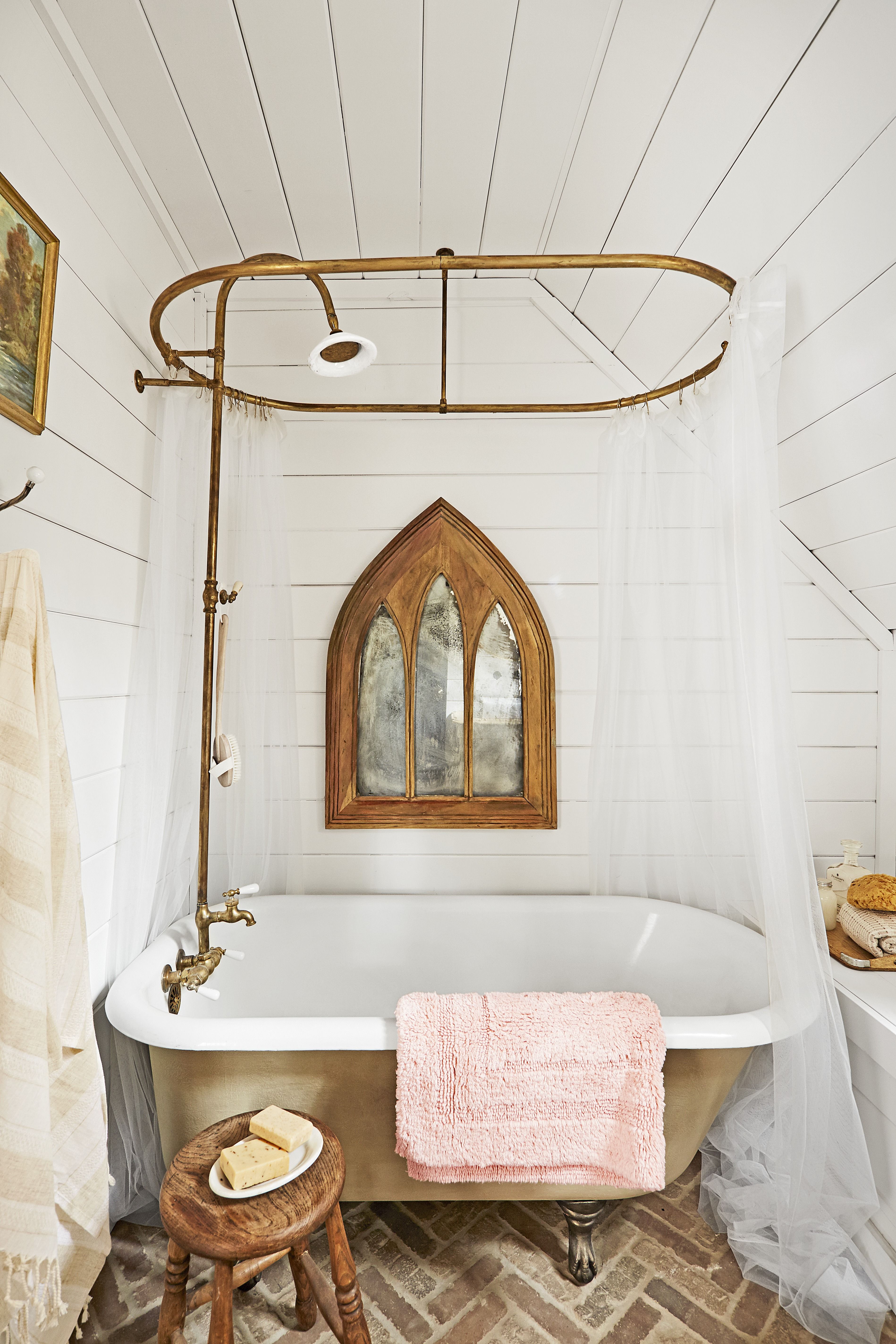 Clawfoot Tub Ideas For Your Bathroom, Clawfoot Bathtub Shower Fixtures
