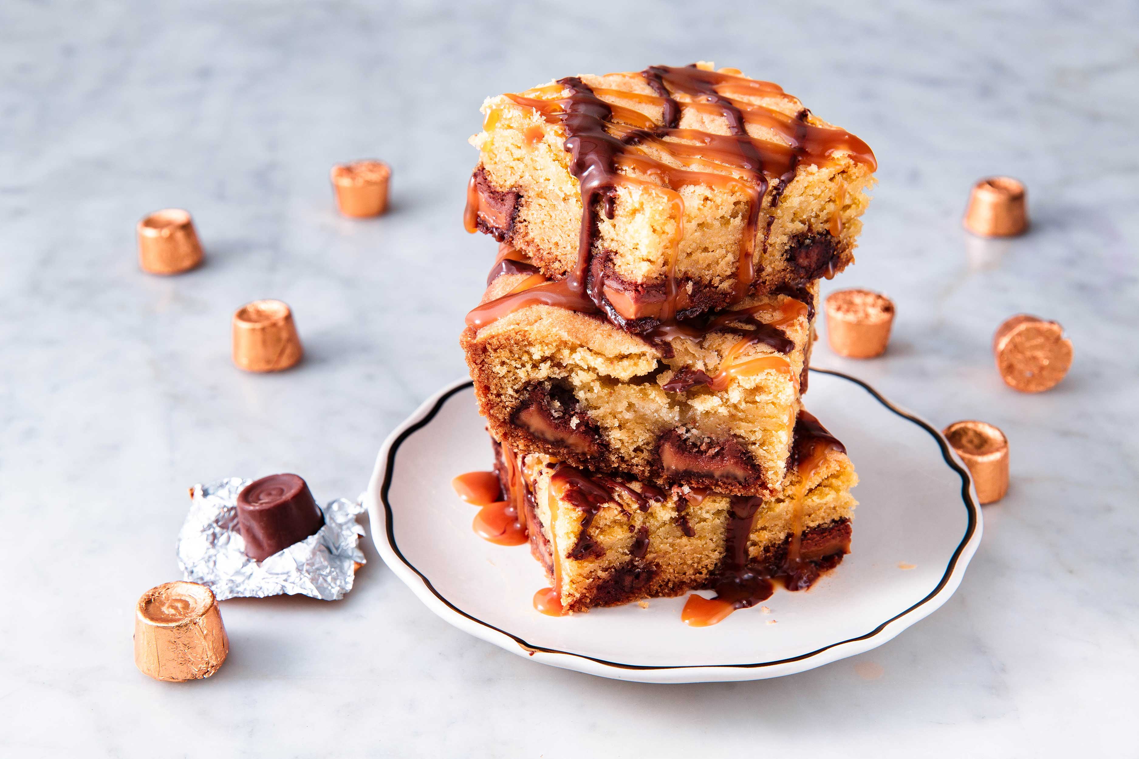 Caramel Lovers Will Flip For Rolo Stuffed Blondies