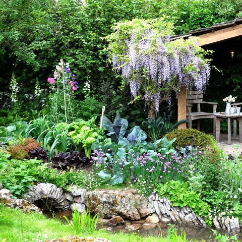 romantic cottage garden