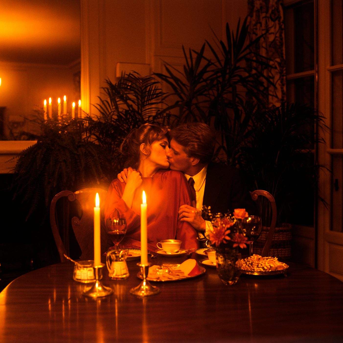 18 Romantic Dinner Ideas to Set the Date Night Mood