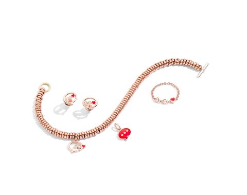 Body jewelry, Jewellery, Fashion accessory, Necklace, Chain, Pearl, Pendant, Gemstone, Ear, Silver, 