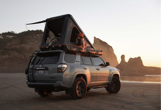 roofnest falcon tent on beach with toyota 4runner