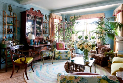 living room with plants in folding screen