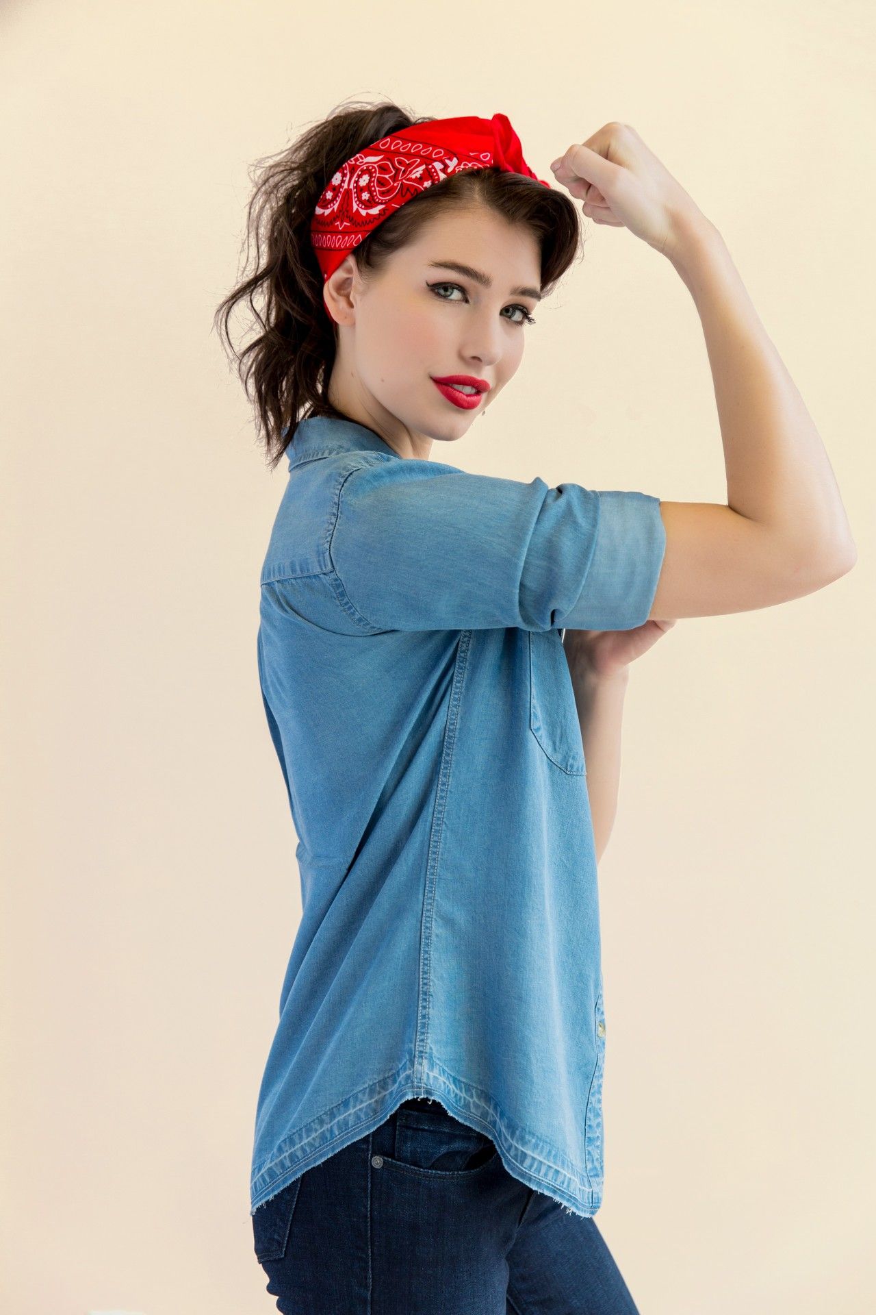 rosie-the-riveter-costume-diy-all-you-need-infos