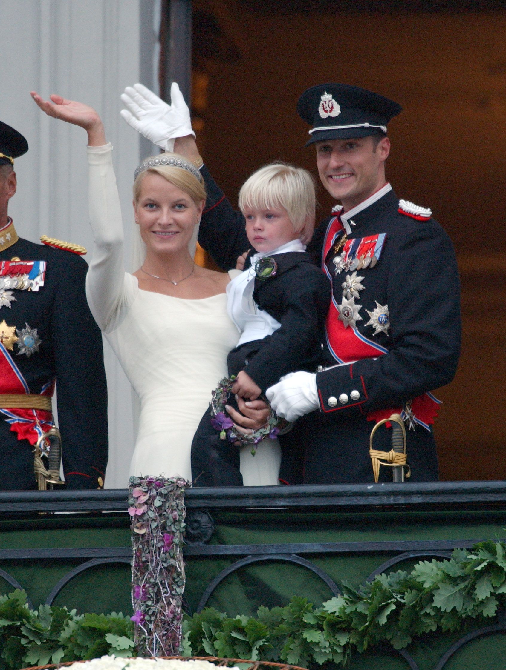 The 30 Most Spectacular Royal Weddings From Around The World Royal   Royal Wedding Norway Mette Marit 1517519900 