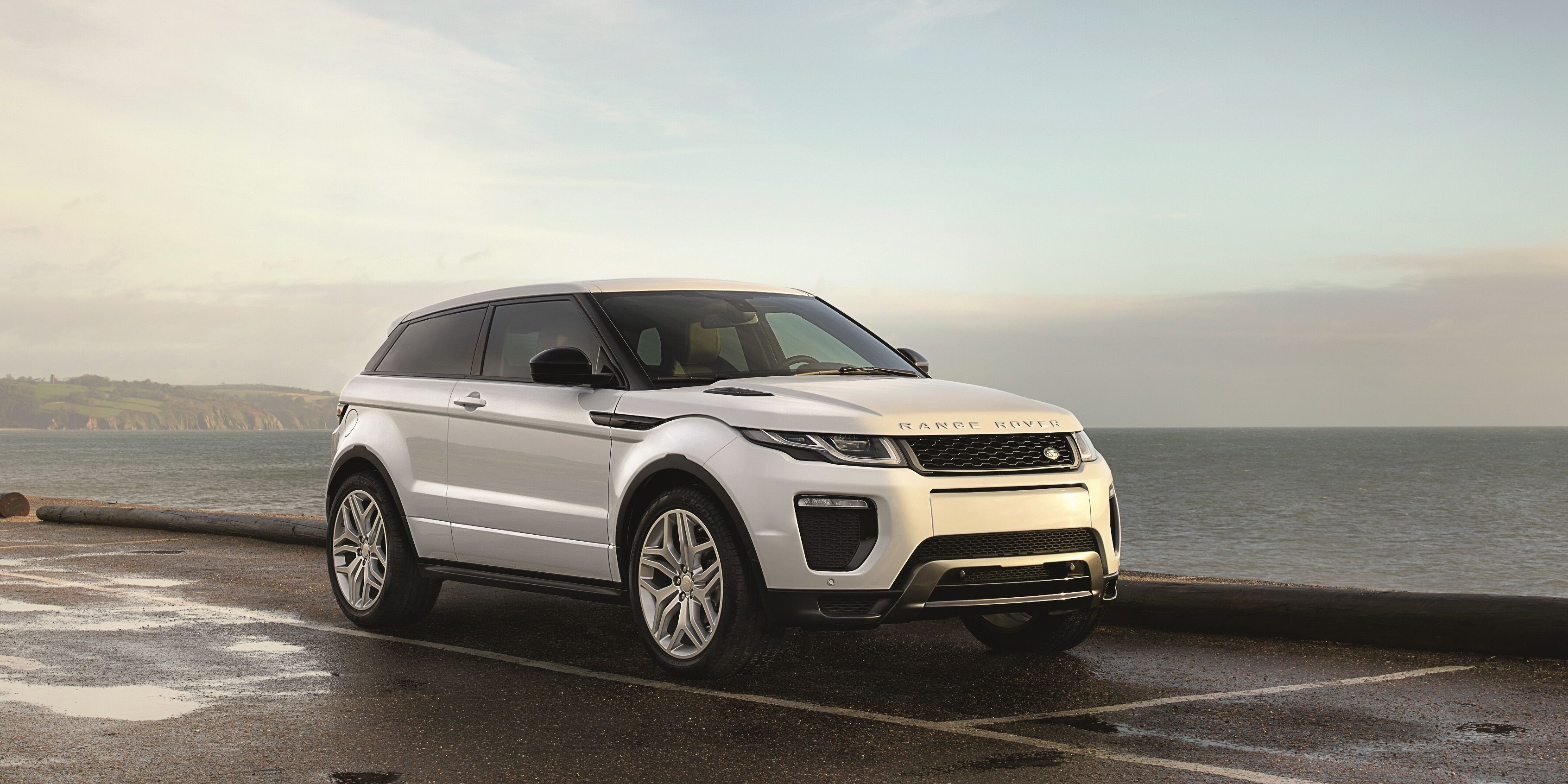 Land Rover Is Killing the Range Rover Evoque Coupe Don't Deserve Things
