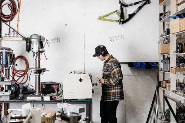 How Guerrilla Gravity Manufactures A Made In The Usa Mountain Bike For Less Than Big Brands