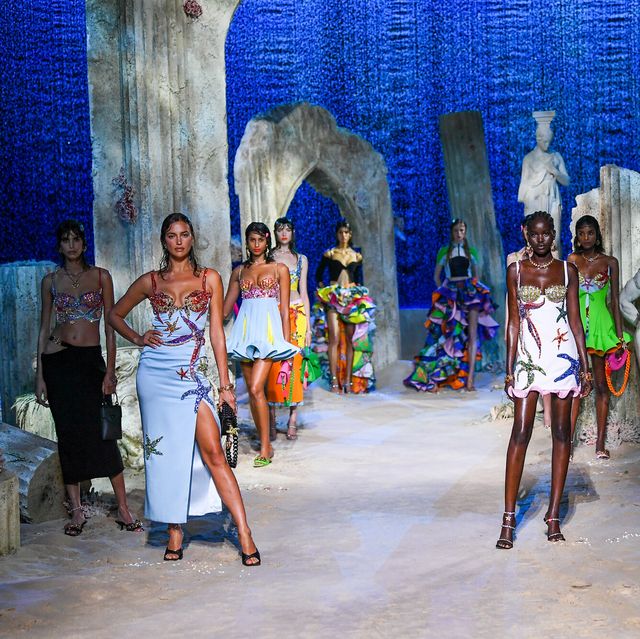 versace ss21 show   milan fashion week