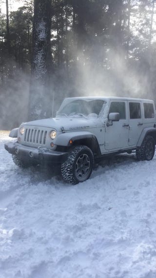 Land vehicle, Tire, Automotive tire, White, Vehicle, Car, Jeep, Snow, Jeep wrangler, Off-road vehicle, 