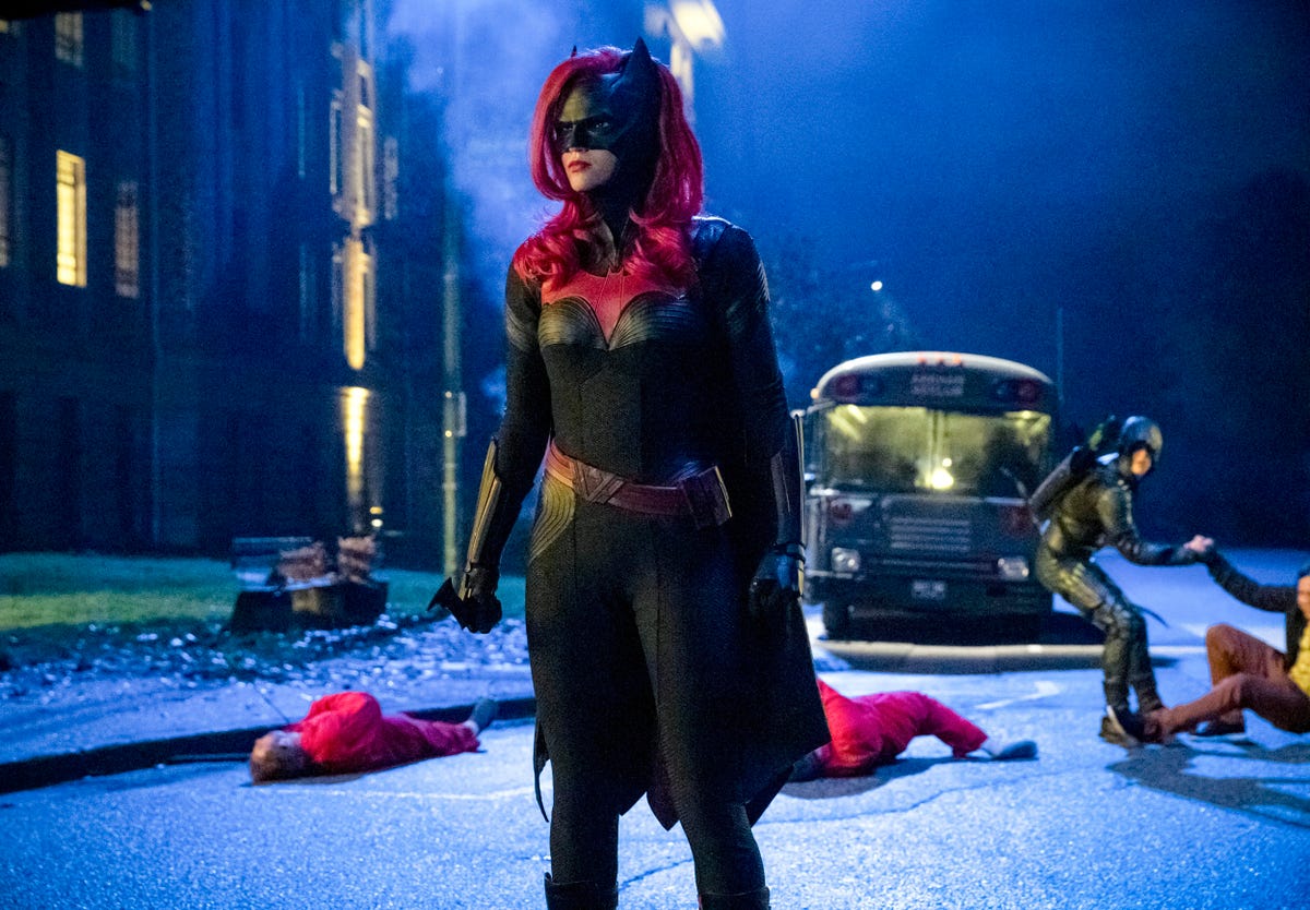 Batwoman's new girlfriend previewed in first look photos - Flipboard