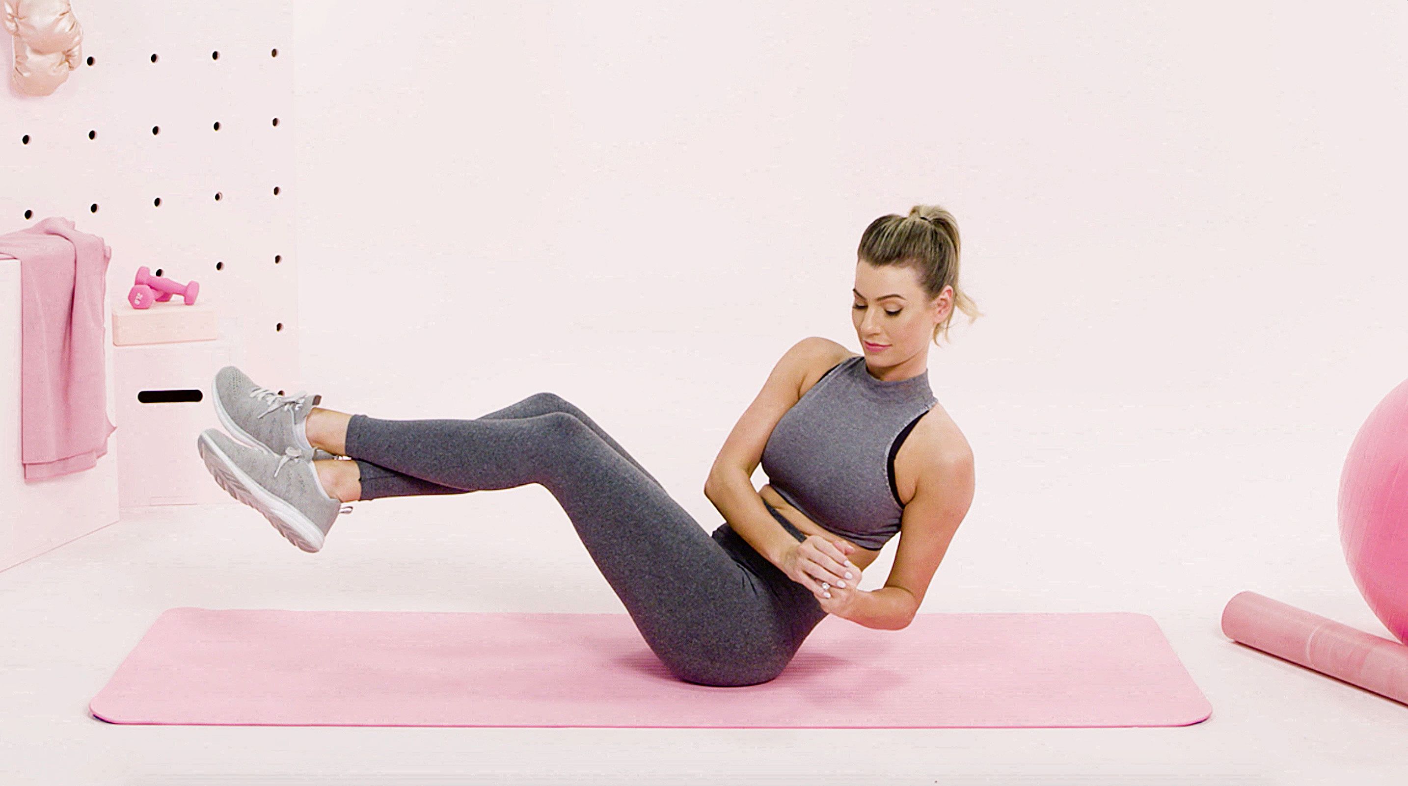 How To Do A Russian Twist For A Strong Core, According To Trainers