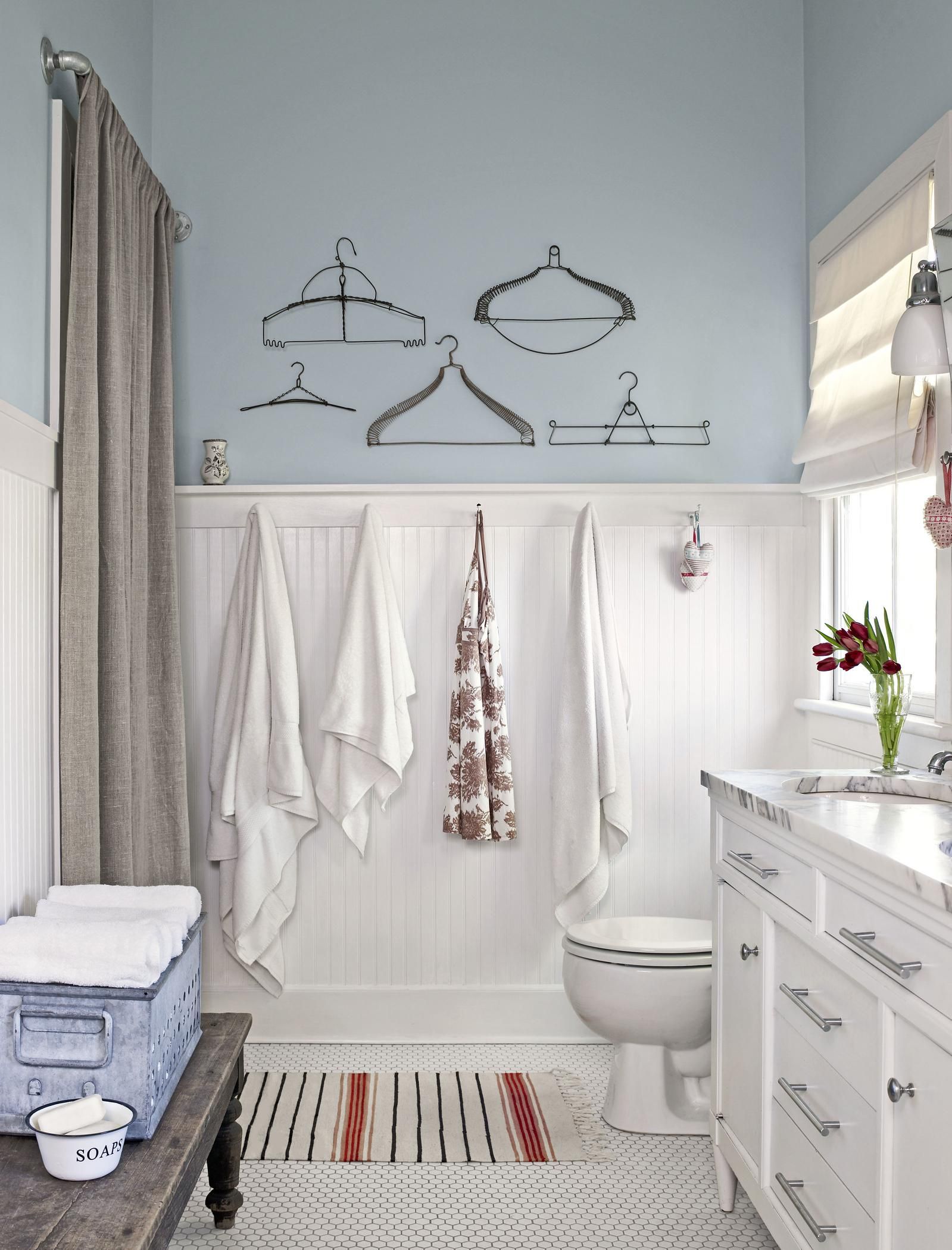 47 Rustic Bathroom Decor Ideas, Small Country Bathroom Ideas