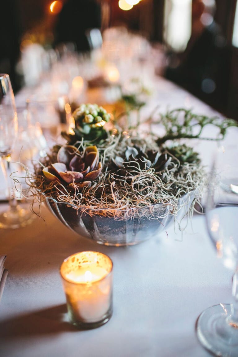 16 Easy Rustic Centerpieces For Winter - Christmas Table Decorations