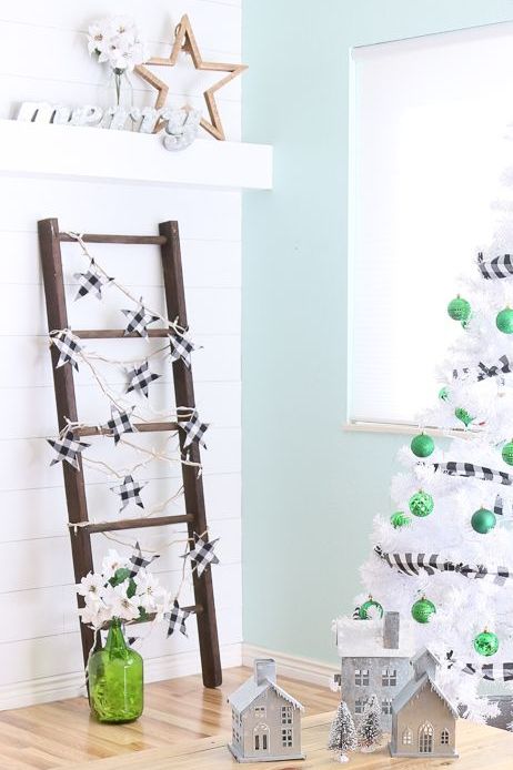 Decoraciones navideñas rústicas escalera decorada