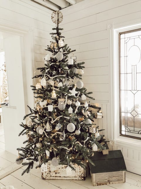 35 Best Rustic Christmas Trees - Country Christmas Decorations