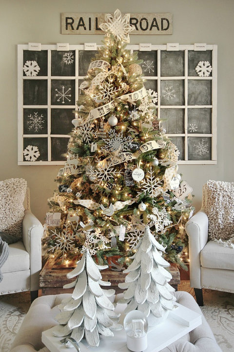 33 Rustic Christmas Trees - Ideas for Country Decorations on Christmas ...