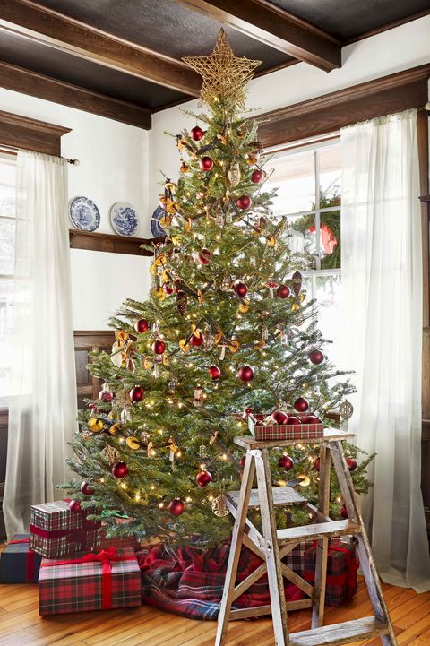 Farmhouse Christmas Decorating Ideas - Holiday Decorating Ideas for ...