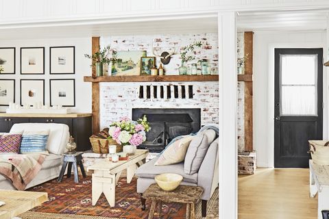 rustic-living-room-whitewashed-brick